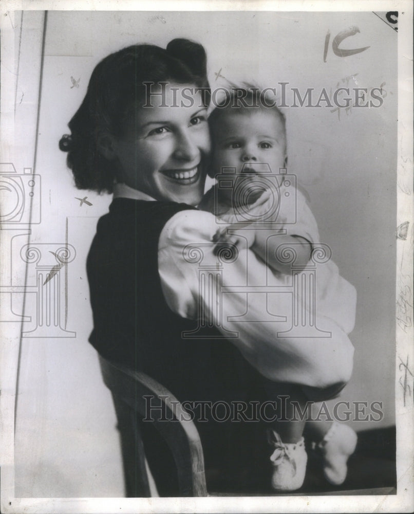 1942 Tomas Gerrity lovely wife Marge Habis Sons - Historic Images