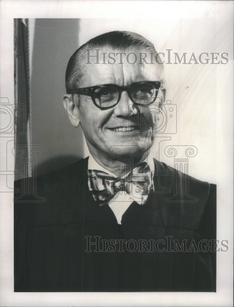 1987 Judge James A. Geroulis Dies - Historic Images