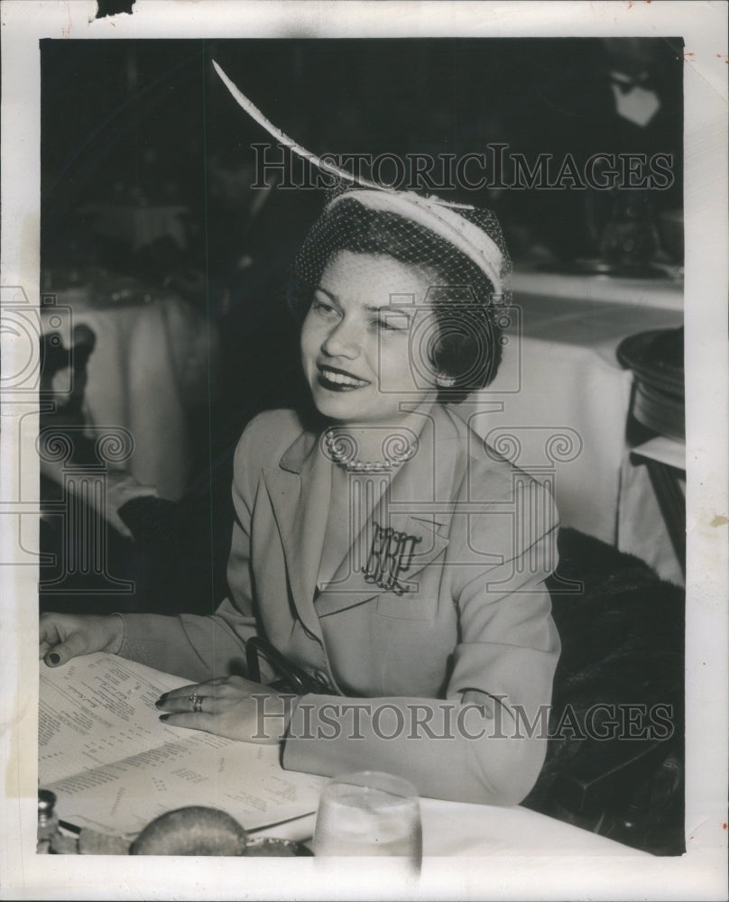1955 Mrs. Walton H. Kling-Historic Images