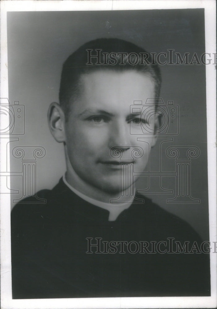 1961 Wayne Klinger Gerald church Lawn Altar Boy - Historic Images