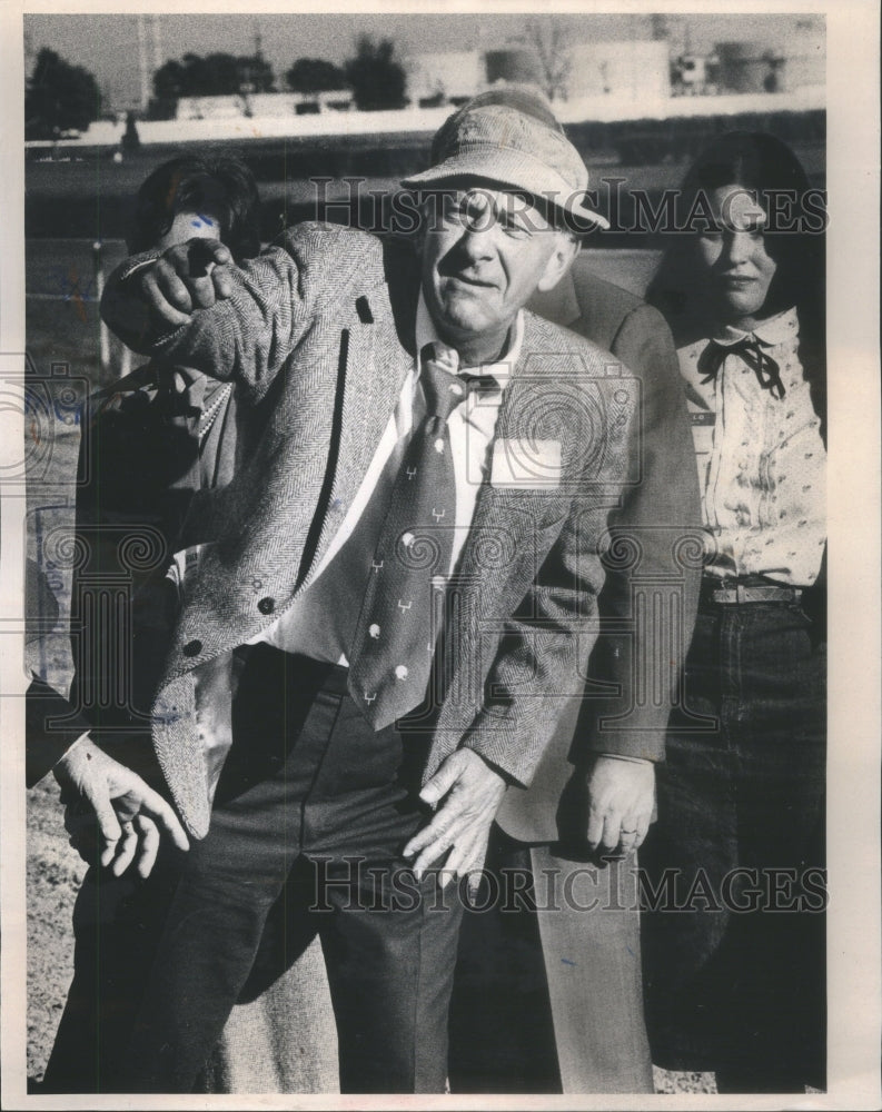 1980 Jack Klugman horse Hawthorne Derby track-Historic Images