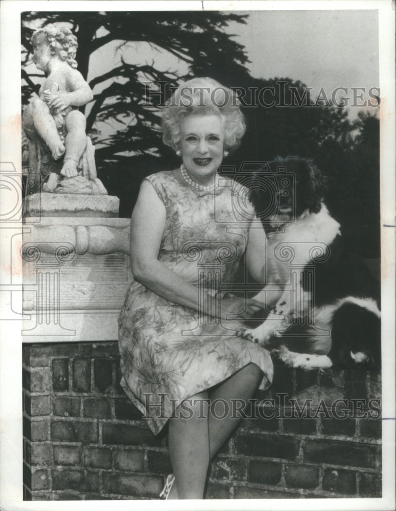 1976 Barbara Cartland, Author-Historic Images