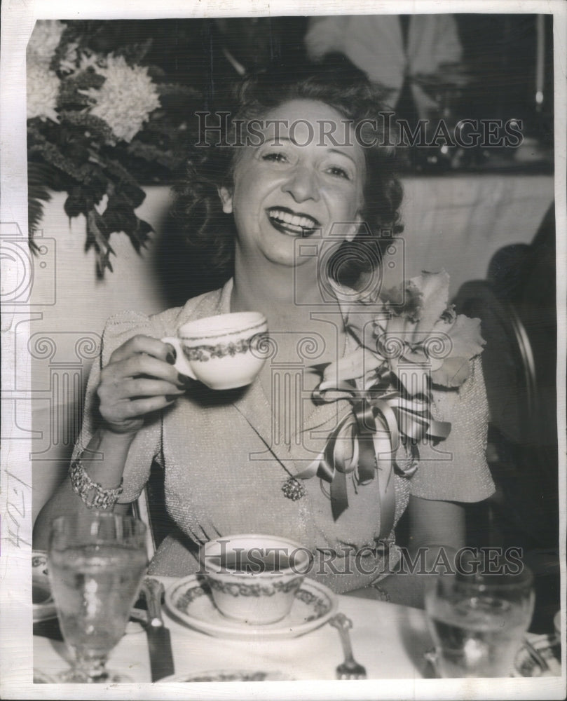 1943 Mrs Dertrude Brooks US Senator Wayland Stevens Hotel-Historic Images