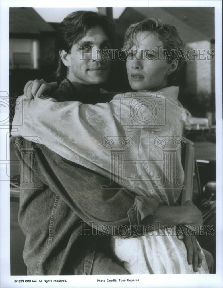 1993 Eric Roberts Actor Lauren Holly Actress Fugitive Among Us - Historic Images