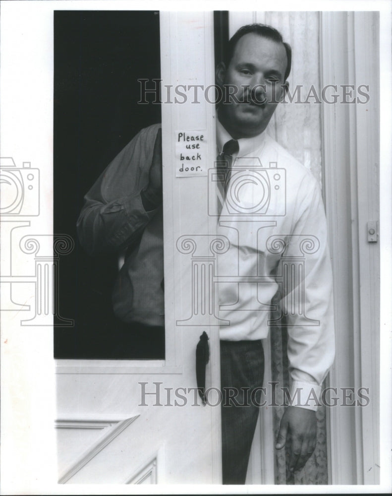 1992 Press Photo James Randy Bingham Front Door- RSA60837 - Historic Images