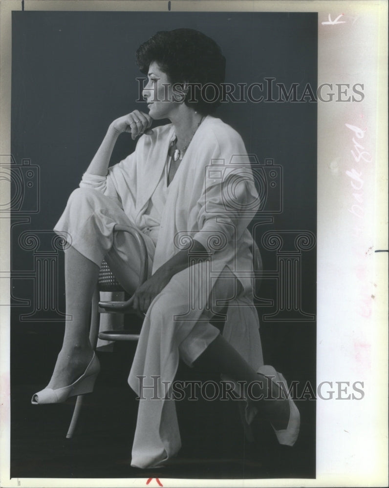 1985 Press Photo Fashion Designer Becky Bisoulis- RSA60957 - Historic Images