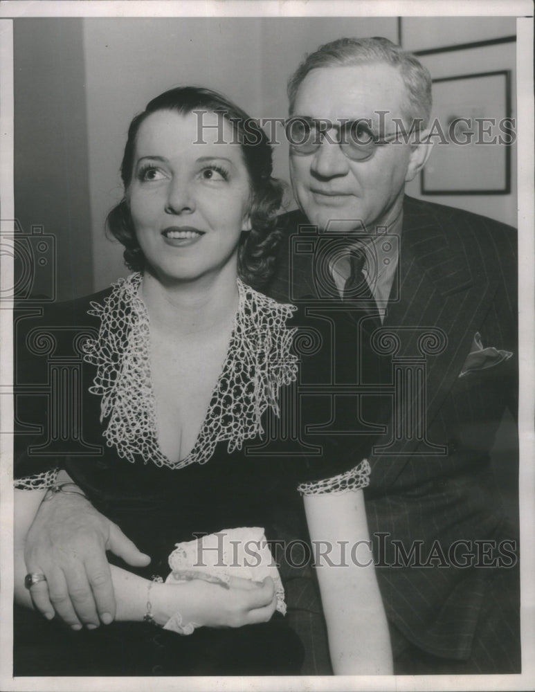 1936 Director Lloyd Bacon with actress Nadine Coughlin-Historic Images