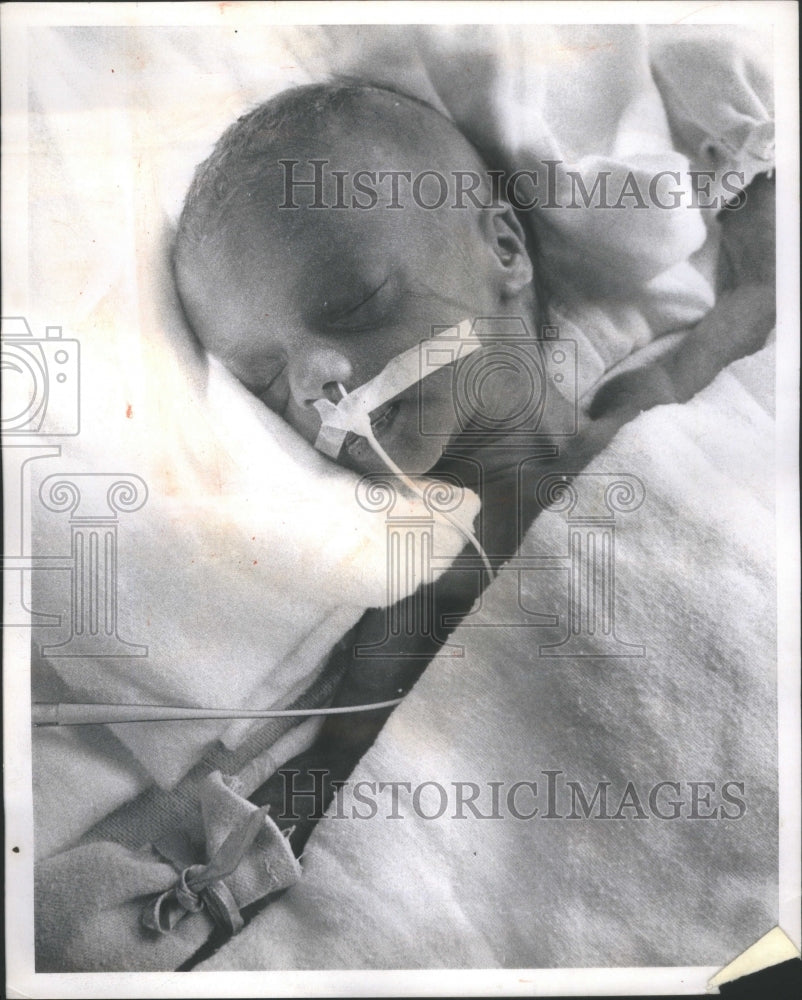 1973 Vickie Weight birth pound Ounce Baby Born Peters-Historic Images