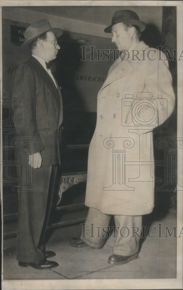 1947 Press Photo Prince Carl Bernadette La Guardian Field New York Sweden King - Historic Images