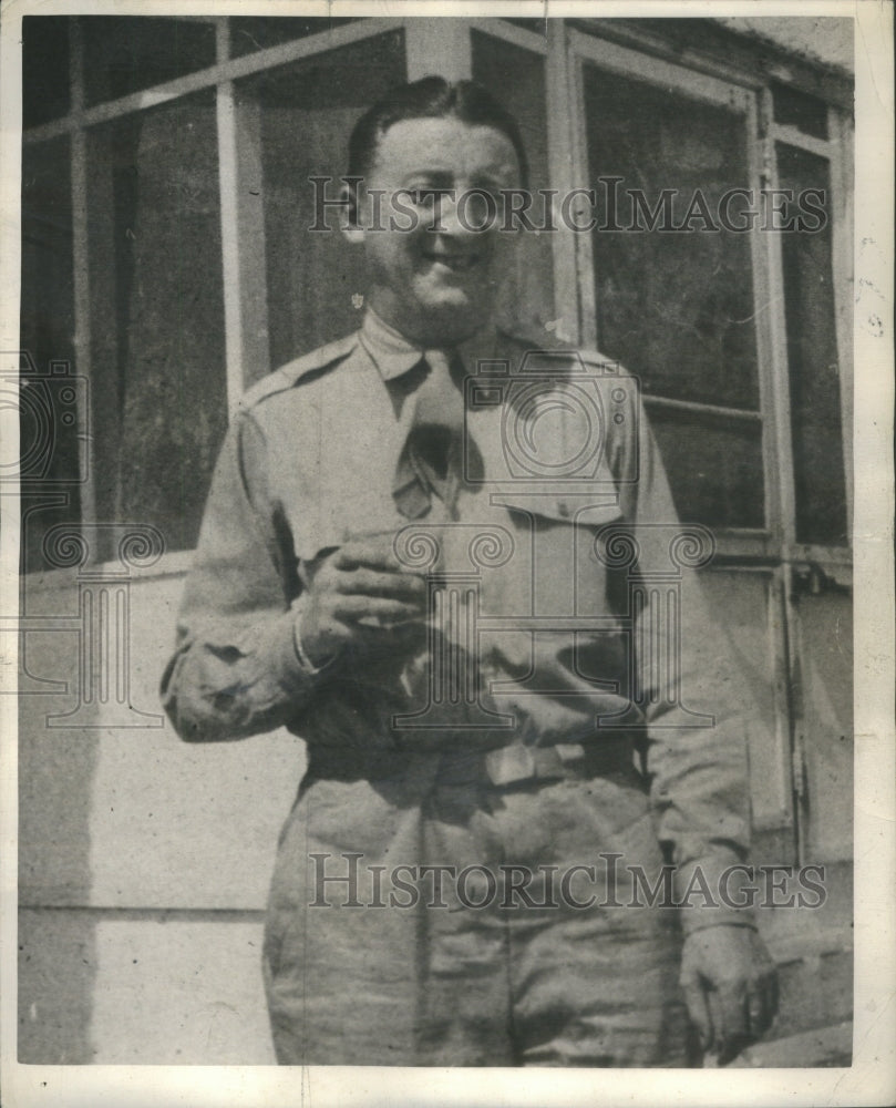 Press Photo John Carmichael hatty flight steward teakwood plentiful army - Historic Images