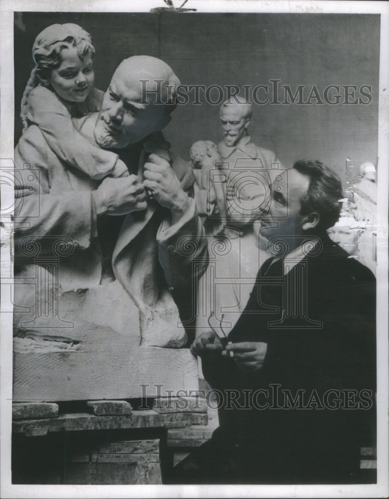 1957 Soviet Artists Bolshevik Sculptor Azgur Vladimir People - Historic Images