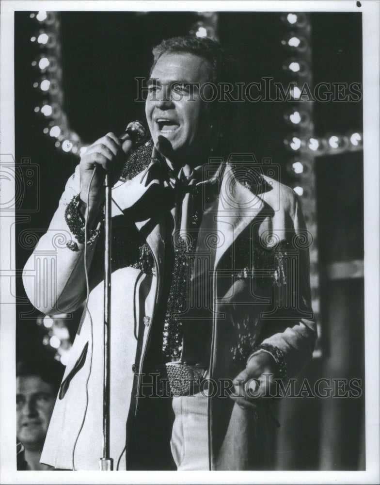 1977 Hoyt Axton America music singer songwriter film television - Historic Images