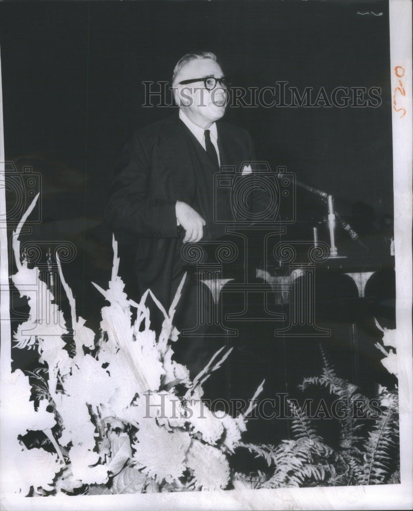 1960 Ross hat crowned lilies Valley Lawrence Kimpton teacher - Historic Images