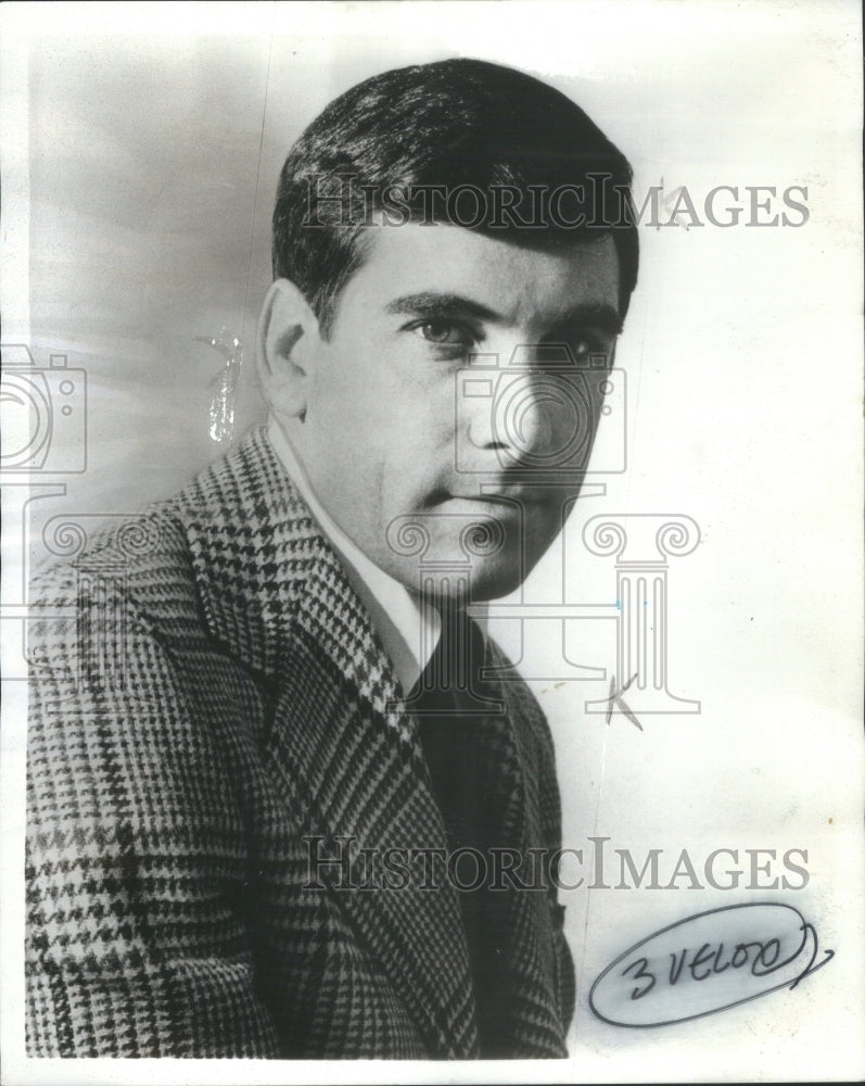 1976 Press Photo William Billy Gaylord Interior Designer RSA62933 1976-press-photo-william-billy-gaylord-interior-designer-rsa62933