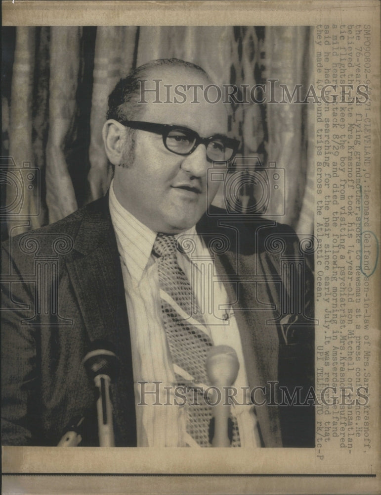 1971 Press Photo Leonard Gelfand Mrs Sarah Krasnoff grandmother newsman - Historic Images