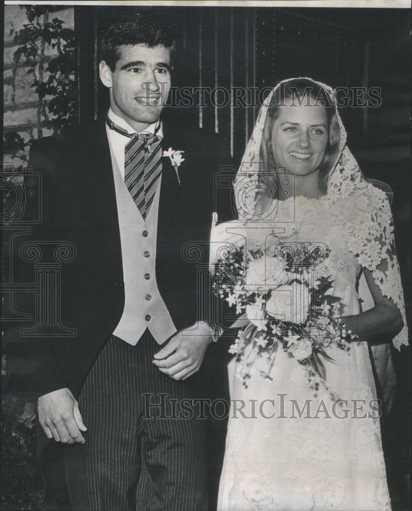 1968 Mr &amp; Mrs Waldo Cory Melrose Johnston Jr. Wedding in Church-Historic Images