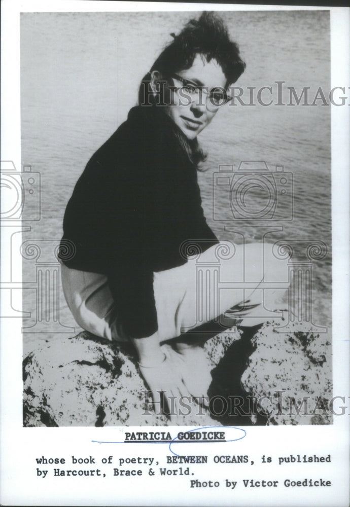 1968 Press Photo Patricia Goedicke Poet Between Oceans- RSA63521- Historic Images