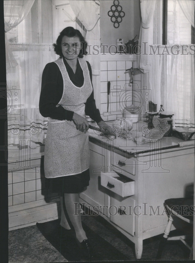 1945 Central Park Mary Chapman curtained kitchen jap prison  home - Historic Images