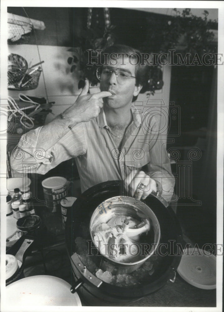 1979 Mike Holiday BJ Jones Stage fame vanilla gallon home oreo - Historic Images