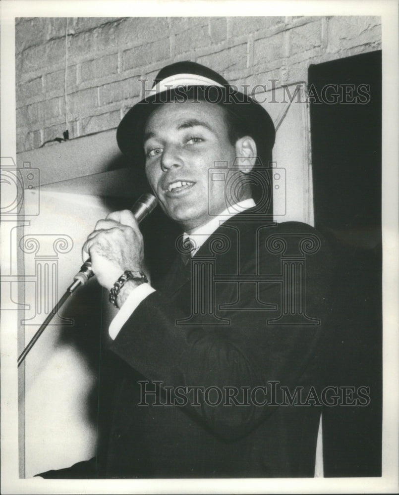 1965 Press Photo Duke Hazlett opens Frankly Swanning wears suit hat- RSA64319 - Historic Images