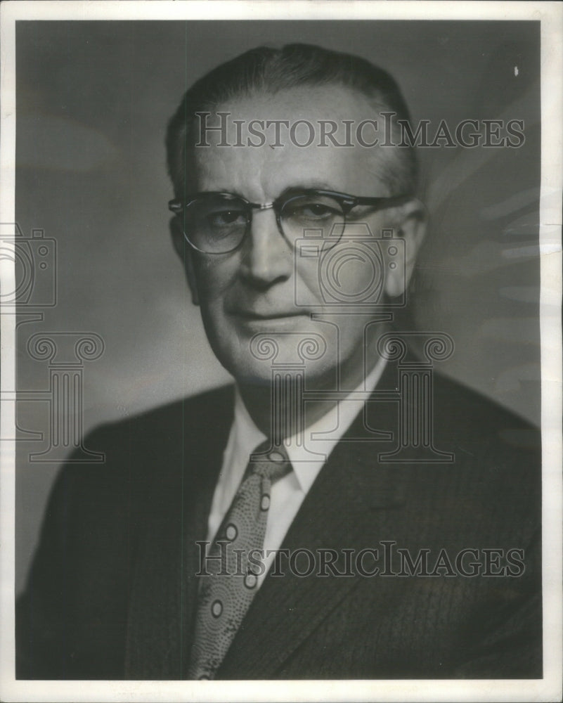 1962, Purchase Agent Supplier Material Profit Squeeze Work Problem - Historic Images