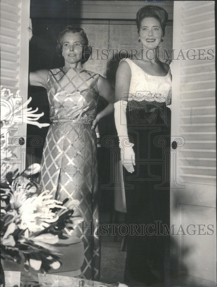 1965 Press Photo Harris Haywood John McCurdy Loretto Ball Committee gowns- Historic Images