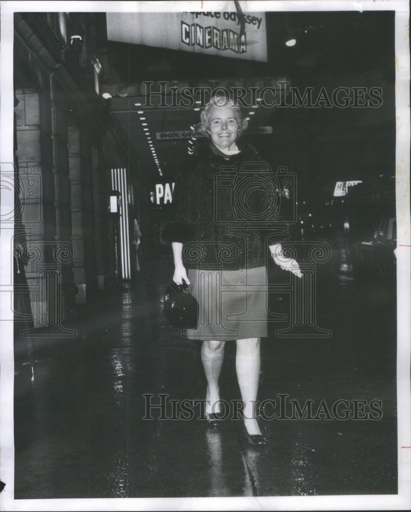 1968 Mrs. Harris Haywood at the Chicago Youth Center - Historic Images
