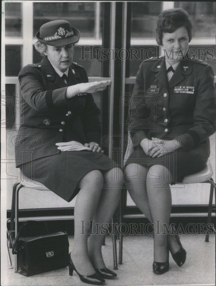 1970 Generals Elisabeth Hoisington and Anna May Hays 1st women gener - Historic Images