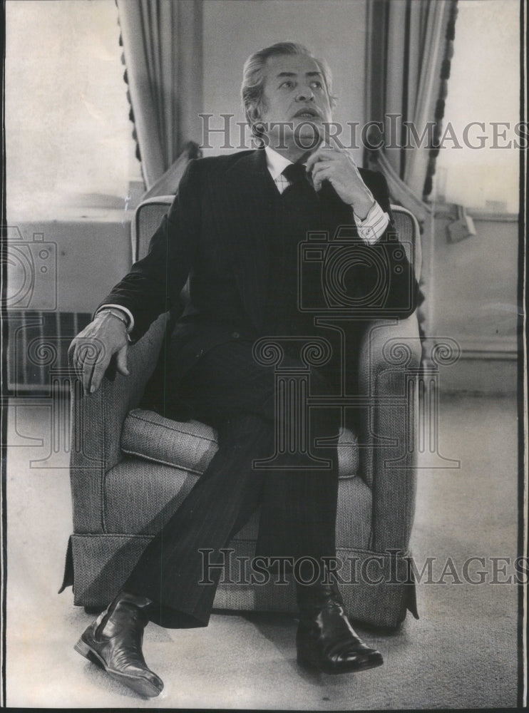 1973 ROBERT L. GREEN FASHION DIRECTOR PLAYBOY MAGAZINE - Historic Images