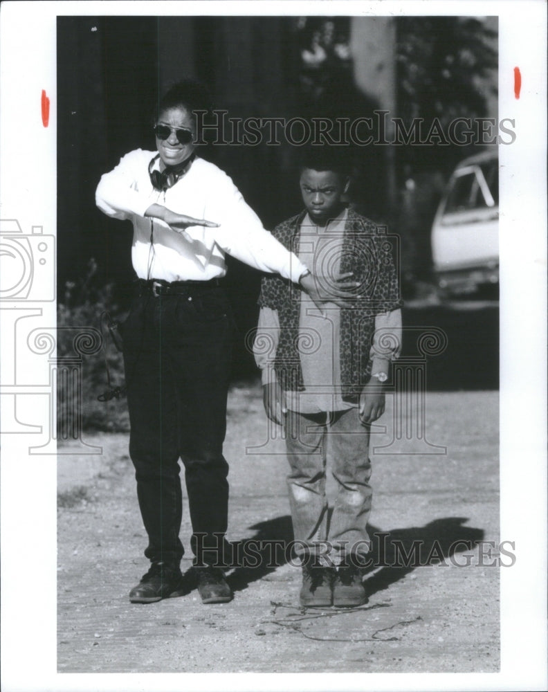 1993 Press Photo Mark Lane with Director Anita Addison. - Historic Images