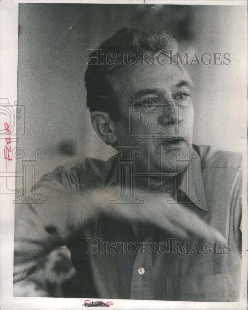 1972 Peter Finch British Australian Actor - Historic Images