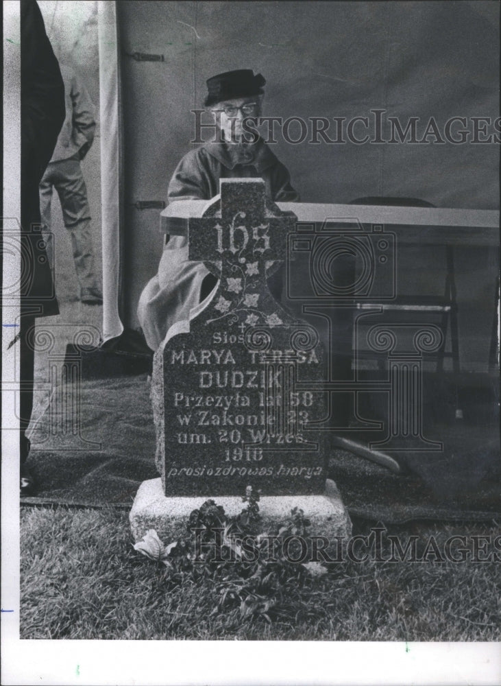 1972 Press Photo Exhumation of the Body of Mother Mary Theresa Dudzik - Historic Images