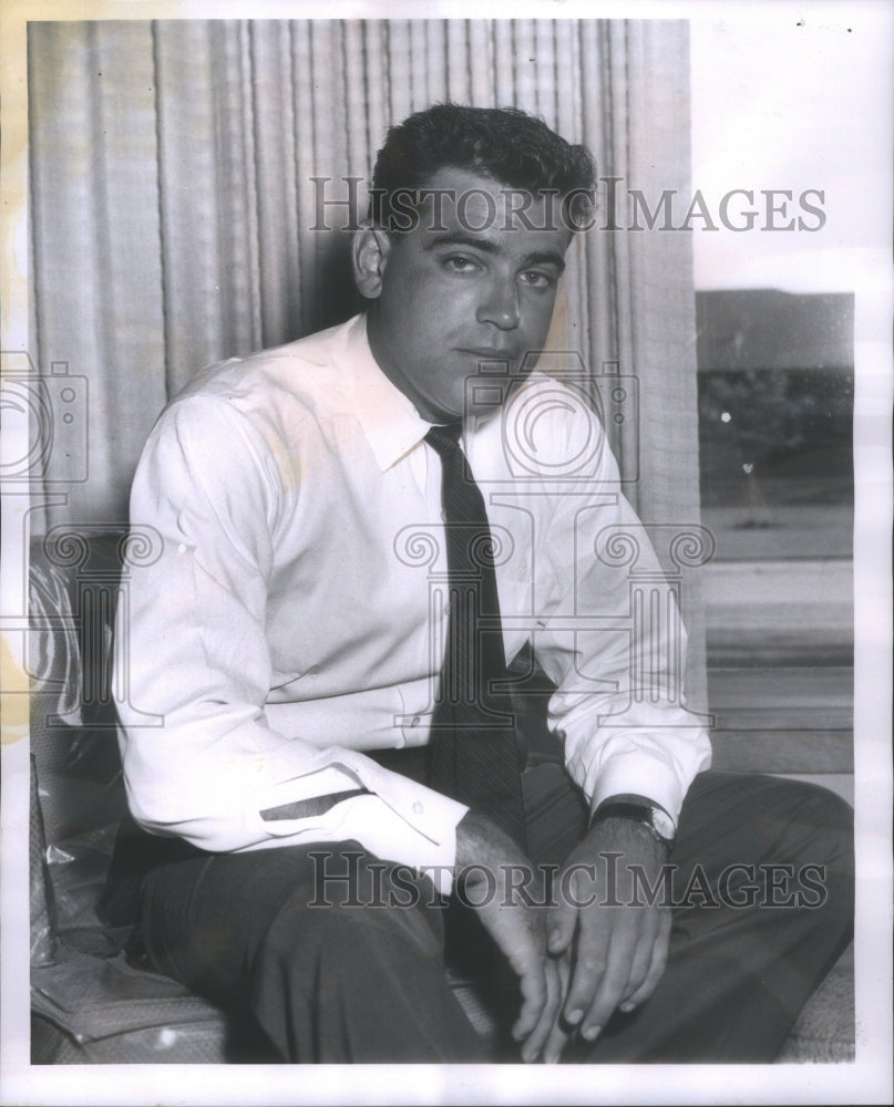 1962 Press Photo Walter Dudek drifted more than 50 hours on Lake Michigan. - Historic Images