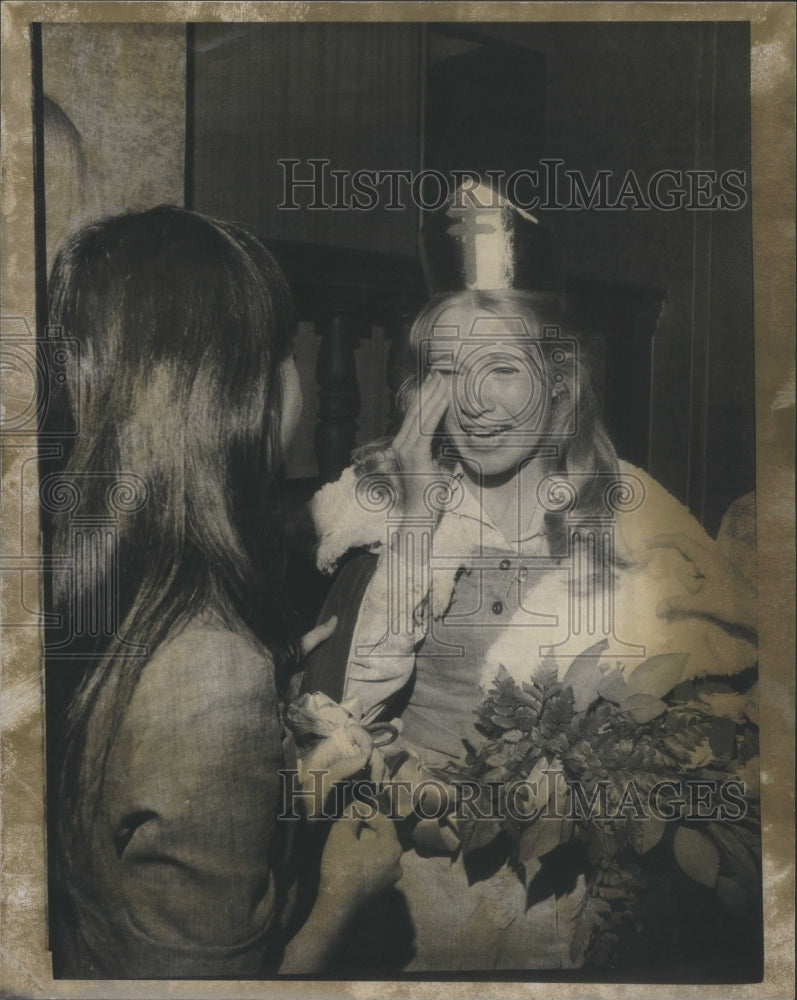 1985 Christmas Seal Queen For Chicago And Cook County - Historic Images