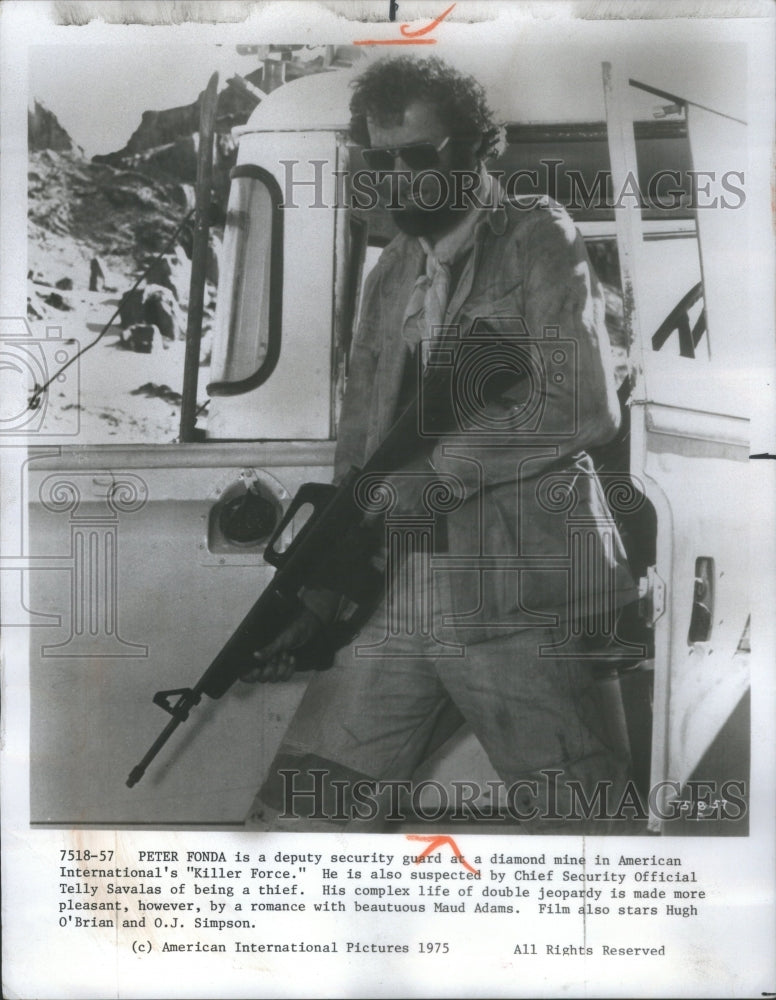 1976 Peter Fonda Deputy Security Guard Diamond Killer Force - Historic Images