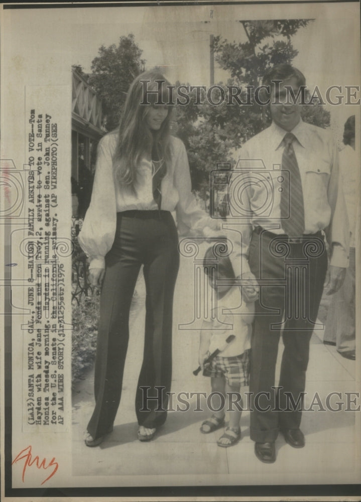 1976 Tom Hayden with wife Jane Fonda and son Troy - Historic Images