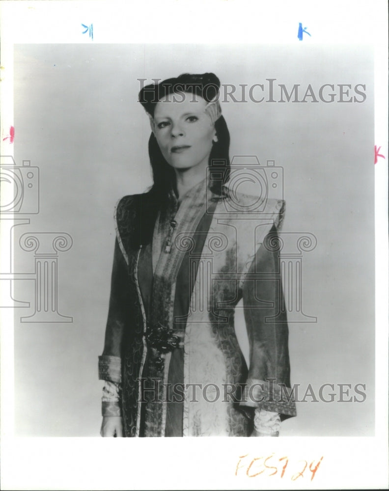 1995, Patti Mira Fubran Delenne ambassador Spiritual leader Baby - Historic Images
