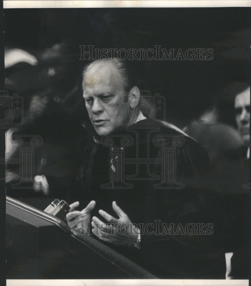 1975, President Ford addresses Chicago residents- RSA66505 - Historic Images