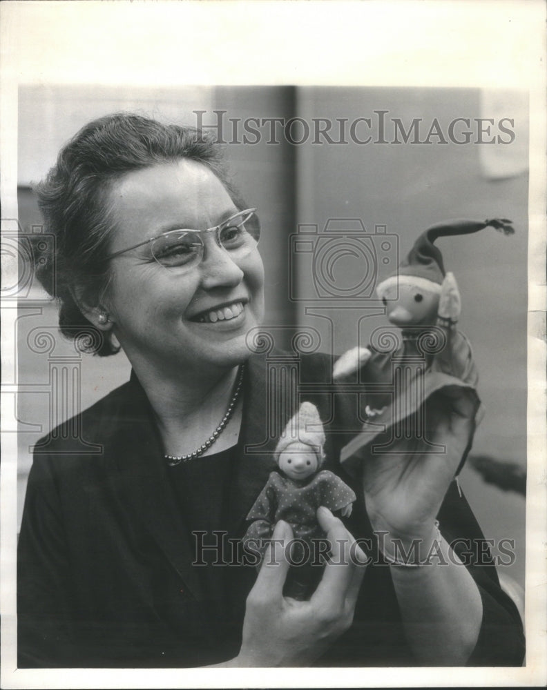 1965 Mrs Emilie Lepthien Principal Wicker Park School - Historic Images