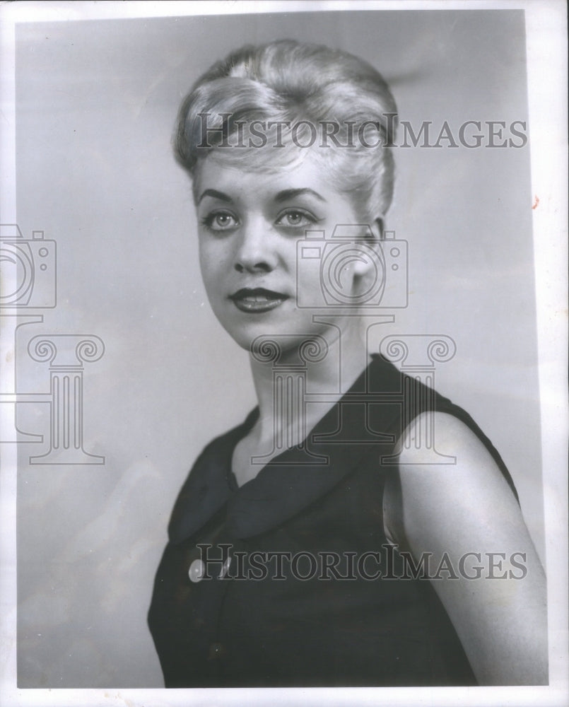 1959 Press Photo Joyce Lewis selected as Miss Semi-Pro Baseball of the Midwest.- Historic Images