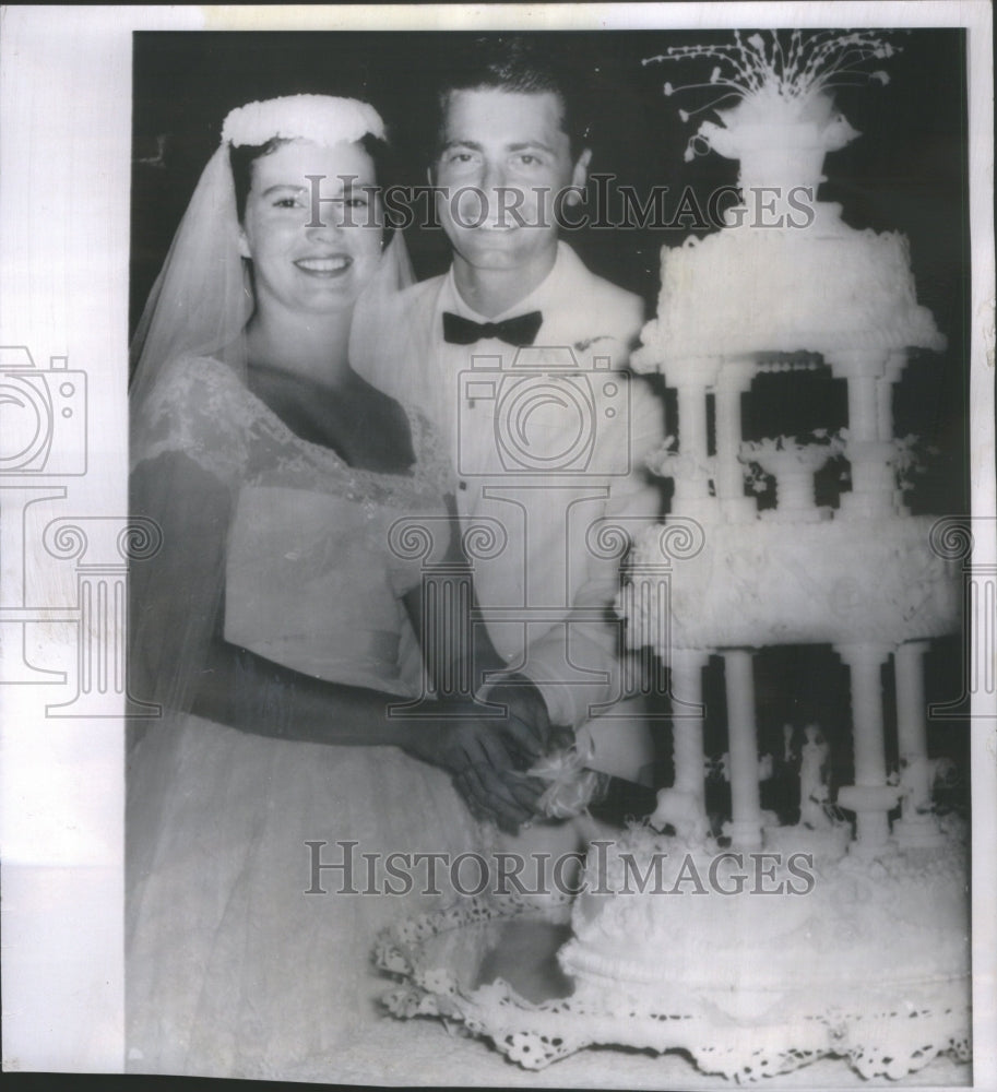 1959 Press Photo Singer Tommy Leonetti And Actress Pat Quinn After Wedding - Historic Images