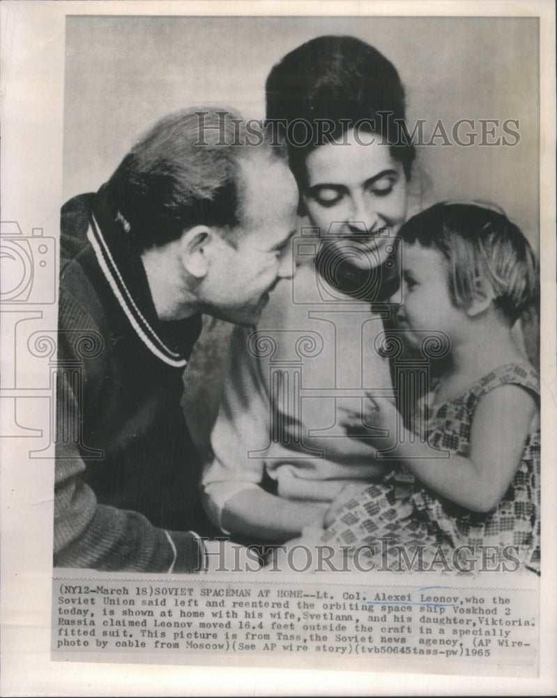 1965 Soviet Astronaut Col Alexei  Leonov At Home - Historic Images