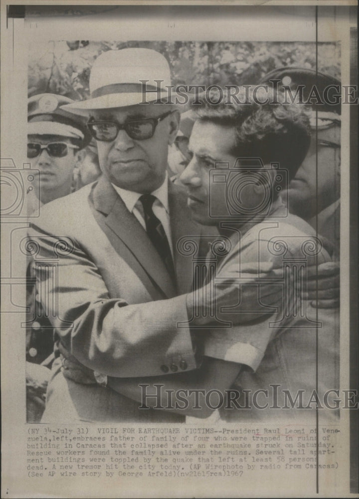 1967 Press Photo President Raul Leoni Venezuela Caracas after earthquake- Historic Images
