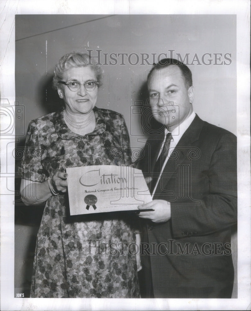 1955 Press Photo Mrs. Newton Leonard of Providence, Rhode Island- RSA67217 - Historic Images