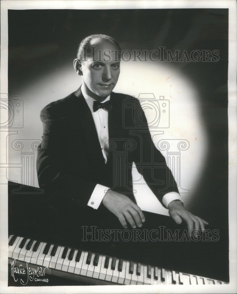 1966 David Le Winter Piano Pump Room Play Snap - Historic Images