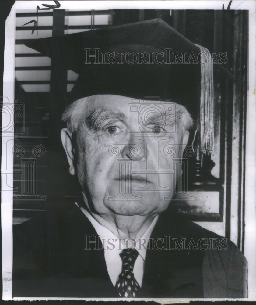 1960 Press Photo John Lewis Veteran labor leader Cap Gown- RSA67503 - Historic Images