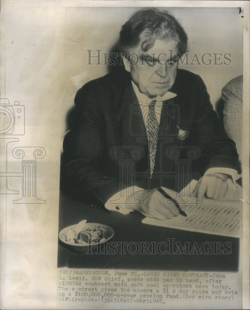 1948 John Lewis United Mine Workers Chief Contract Signing - Historic Images