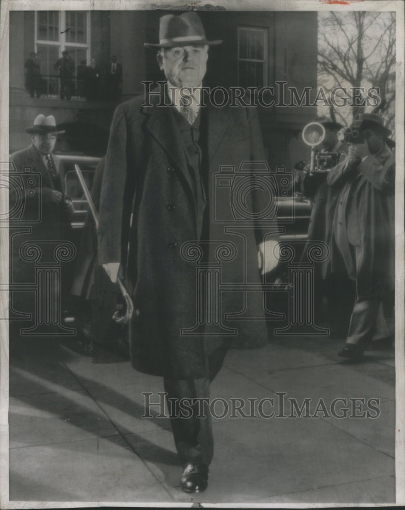 1946 Press Photo John Lewis entering court building- RSA67595 - Historic Images