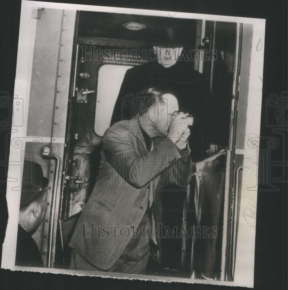 1950 Press Photo John Lewis Denny Lewis funeral brother Thomas- RSA68069 - Historic Images