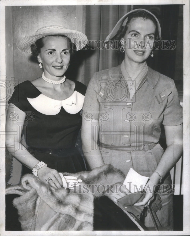 1957 Mrs. Harold A Anderson and Mrs. Theodore T. Morris of Chicago - Historic Images